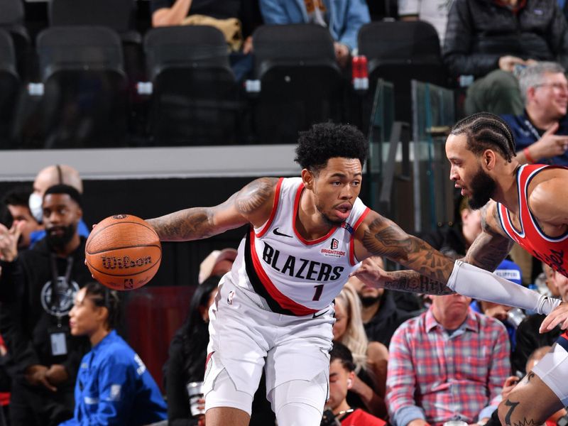 INGLEWOOD, CA - DECEMBER 3: Anfernee Simons #1 of the Portland Trail Blazers dribbles the ball during the game against the LA Clippers on December 3, 2024 at Intuit Dome in Los Angeles, California. NOTE TO USER: User expressly acknowledges and agrees that, by downloading and/or using this Photograph, user is consenting to the terms and conditions of the Getty Images License Agreement. Mandatory Copyright Notice: Copyright 2024 NBAE (Photo by Juan Ocampo/NBAE via Getty Images)