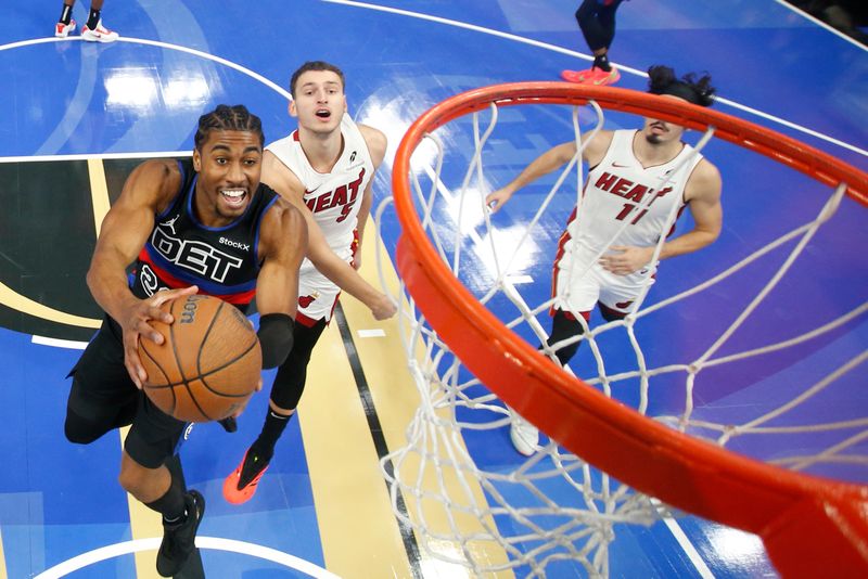 DETROIT, MI - NOOVEMBER 12:  Jaden Ivey #23 of the Detroit Pistons shoots the ball during the game against the Miami Heat during the Emirates NBA Cup game on November 12, 2024 at Little Caesars Arena in Detroit, Michigan. NOTE TO USER: User expressly acknowledges and agrees that, by downloading and/or using this photograph, User is consenting to the terms and conditions of the Getty Images License Agreement. Mandatory Copyright Notice: Copyright 2024 NBAE (Photo by Brian Sevald/NBAE via Getty Images)