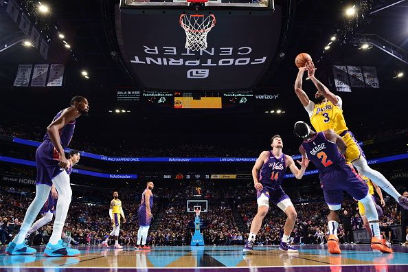 PHOENIX, AZ - NOVEMBER 10: Anthony Davis #3 of the Los Angeles Lakers drives to the basket during the game against the Phoenix Suns during the In-Season Tournament on November 10, 2023 at Footprint Center in Phoenix, Arizona. NOTE TO USER: User expressly acknowledges and agrees that, by downloading and or using this photograph, user is consenting to the terms and conditions of the Getty Images License Agreement. Mandatory Copyright Notice: Copyright 2023 NBAE (Photo by Barry Gossage/NBAE via Getty Images)