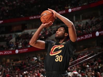 MILWAUKEE, WI - DECEMBER 23: Damian Jones #30 of the Cleveland Cavaliers shoots the ball during the game against the Chicago Bulls on December 23, 2023 at the Fiserv Forum Center in Milwaukee, Wisconsin. NOTE TO USER: User expressly acknowledges and agrees that, by downloading and or using this Photograph, user is consenting to the terms and conditions of the Getty Images License Agreement. Mandatory Copyright Notice: Copyright 2023 NBAE (Photo by Gary Dineen/NBAE via Getty Images).