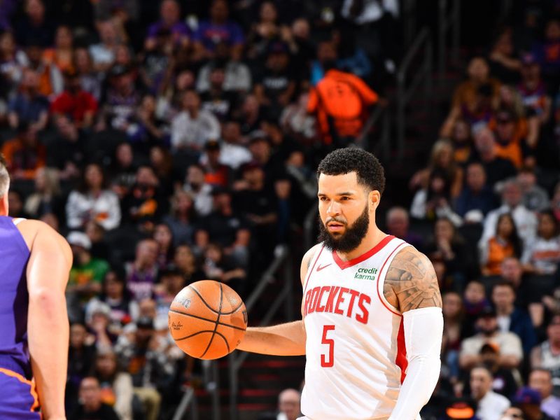 PHOENIX, AZ - MARCH 2: Fred VanVleet #5 of the Houston Rockets dribbles the ball during the game against the Phoenix Suns on March 2, 2024 at Footprint Center in Phoenix, Arizona. NOTE TO USER: User expressly acknowledges and agrees that, by downloading and or using this photograph, user is consenting to the terms and conditions of the Getty Images License Agreement. Mandatory Copyright Notice: Copyright 2024 NBAE (Photo by Barry Gossage/NBAE via Getty Images)