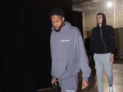 SAN FRANCISCO, CA - DECEMBER 28: Haywood Highsmith #24 of the Miami Heat arrives to the arena before the game against the Golden State Warriors on December 28, 2023 at Chase Center in San Francisco, California. NOTE TO USER: User expressly acknowledges and agrees that, by downloading and or using this photograph, user is consenting to the terms and conditions of Getty Images License Agreement. Mandatory Copyright Notice: Copyright 2023 NBAE (Photo by Jed Jacobsohn/NBAE via Getty Images)