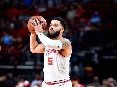 HOUSTON, TX - DECEMBER 22:   Fred VanVleet #5 of the Houston Rockets handles the ball during the game against the Dallas Mavericks on December 22, 2023 at the Toyota Center in Houston, Texas. NOTE TO USER: User expressly acknowledges and agrees that, by downloading and or using this photograph, User is consenting to the terms and conditions of the Getty Images License Agreement. Mandatory Copyright Notice: Copyright 2023 NBAE (Photo by Logan Riely/NBAE via Getty Images)