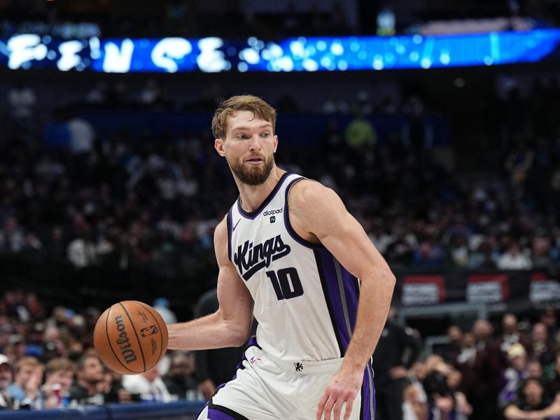 DALLAS, TX - JANUARY 27: Domantas Sabonis #10 of the Sacramento Kings goes to the basket during the game on January 27, 2024 at the American Airlines Center in Dallas, Texas. NOTE TO USER: User expressly acknowledges and agrees that, by downloading and or using this photograph, User is consenting to the terms and conditions of the Getty Images License Agreement. Mandatory Copyright Notice: Copyright 2024 NBAE (Photo by Glenn James/NBAE via Getty Images)