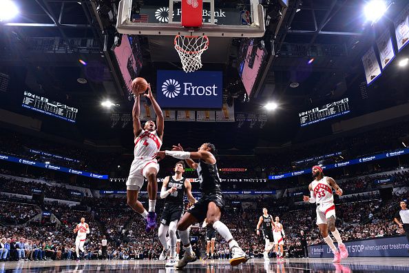 SAN ANTONIO, TX - NOVEMBER 5: Scottie Barnes #4 of the Toronto Raptors drives to the basket during the game against the San Antonio Spurs on November 5, 2023 at the Frost Bank Center in San Antonio, Texas. NOTE TO USER: User expressly acknowledges and agrees that, by downloading and or using this photograph, user is consenting to the terms and conditions of the Getty Images License Agreement. Mandatory Copyright Notice: Copyright 2023 NBAE (Photos by Michael Gonzales/NBAE via Getty Images)