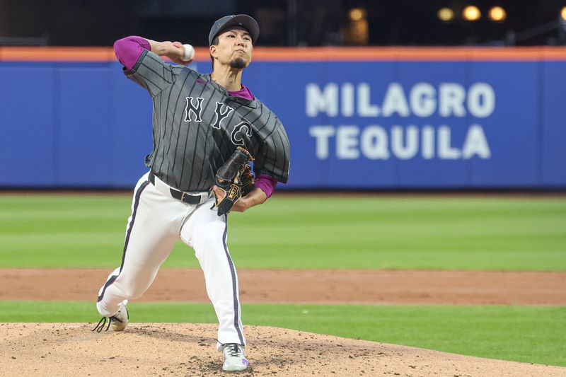 May 25, 2025; New York City, New York, USA; New York Mets starting pitcher Kodai Senga (34) delivers a pitch during the third inning against the Los Angeles Dodgers at Citi Field. Mandatory Credit: Vincent Carchietta-Imagn Images