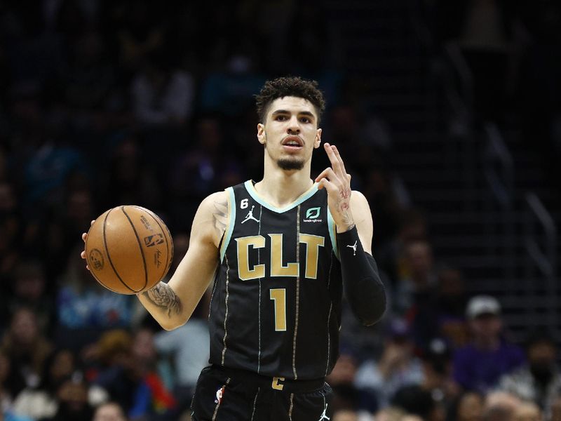 CHARLOTTE, NORTH CAROLINA - JANUARY 02: LaMelo Ball #1 of the Charlotte Hornets brings the ball up court during the first quarter of the game against the Los Angeles Lakers at Spectrum Center on January 02, 2023 in Charlotte, North Carolina. NOTE TO USER: User expressly acknowledges and agrees that, by downloading and or using this photograph, User is consenting to the terms and conditions of the Getty Images License Agreement. (Photo by Jared C. Tilton/Getty Images)