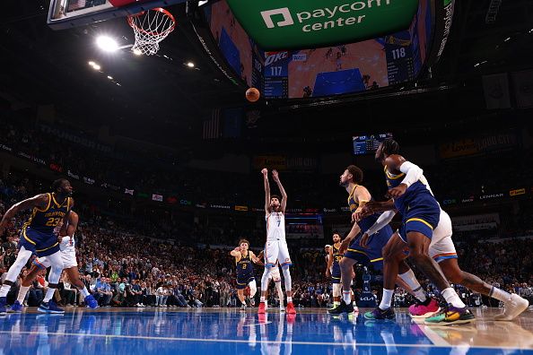 OKLAHOMA CITY, OK - DECEMBER 8: Chet Holmgren #7 of the Oklahoma City Thunder makes the game tying free throw during the game Golden State Warriors on December 8, 2023 at Paycom Arena in Oklahoma City, Oklahoma. NOTE TO USER: User expressly acknowledges and agrees that, by downloading and or using this photograph, User is consenting to the terms and conditions of the Getty Images License Agreement. Mandatory Copyright Notice: Copyright 2023 NBAE (Photo by Zach Beeker/NBAE via Getty Images)