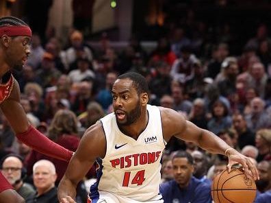 CLEVELAND, OH - NOVEMBER 17: Alec Burks #14 of the Detroit Pistons dribbles the ball during the game against the Cleveland Cavaliers during the In-Season Tournament on November 17, 2023 at Rocket Mortgage FieldHouse in Cleveland, Ohio. NOTE TO USER: User expressly acknowledges and agrees that, by downloading and/or using this Photograph, user is consenting to the terms and conditions of the Getty Images License Agreement. Mandatory Copyright Notice: Copyright 2023 NBAE (Photo by Lauren Leigh Bacho/NBAE via Getty Images)