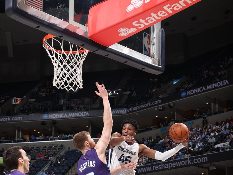 MEMPHIS, TN - MARCH 13: GG Jackson #45 of the Memphis Grizzlies drives to the basket during the game against the Charlotte Hornets on March 13, 2024 at FedExForum in Memphis, Tennessee. NOTE TO USER: User expressly acknowledges and agrees that, by downloading and or using this photograph, User is consenting to the terms and conditions of the Getty Images License Agreement. Mandatory Copyright Notice: Copyright 2024 NBAE (Photo by Joe Murphy/NBAE via Getty Images)