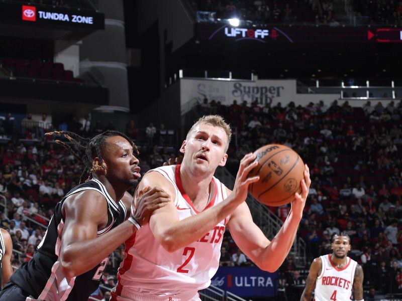 HOUSTON, TX - NOVEMBER 6:  Jock Landale #2 of the Houston Rockets shoots the ball during the game against the San Antonio Spurs on November 6, 2024 at the Toyota Center in Houston, Texas. NOTE TO USER: User expressly acknowledges and agrees that, by downloading and or using this photograph, User is consenting to the terms and conditions of the Getty Images License Agreement. Mandatory Copyright Notice: Copyright 2024 NBAE (Photo by Logan Riely/NBAE via Getty Images)