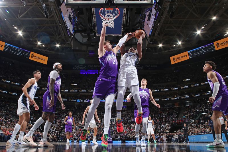 SALT LAKE CITY, UT - FEBRUARY 1: Wendell Carter Jr. #34 of the Orlando Magic drives to the basket during the game against the Utah Jazz on February 1, 2025 at Delta Center in Salt Lake City, Utah. NOTE TO USER: User expressly acknowledges and agrees that, by downloading and or using this Photograph, User is consenting to the terms and conditions of the Getty Images License Agreement. Mandatory Copyright Notice: Copyright 2025 NBAE (Photo by Melissa Majchrzak/NBAE via Getty Images)