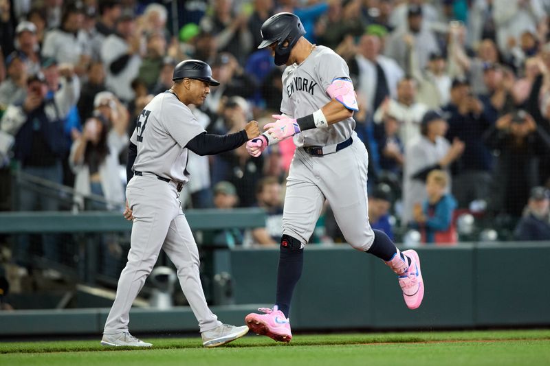 Mariners' Julio Rodríguez Aims to Outshine Yankees at Yankee Stadium