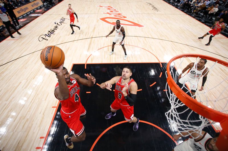 DETROIT, MI - NOVEMBER 18: Patrick Williams #44 of the Chicago Bulls drives to the basket during the game against the Detroit Pistons on November 18, 2024 at Little Caesars Arena in Detroit, Michigan. NOTE TO USER: User expressly acknowledges and agrees that, by downloading and/or using this photograph, User is consenting to the terms and conditions of the Getty Images License Agreement. Mandatory Copyright Notice: Copyright 2024 NBAE (Photo by Brian Sevald/NBAE via Getty Images)