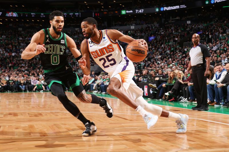 BOSTON, MA - FEBRUARY 3: Mikal Bridges #25 of the Phoenix Suns drives to the basket during the game against the Boston Celtics on February 3, 2023 at TD Garden in Boston, Massachusetts.  NOTE TO USER: User expressly acknowledges and agrees that, by downloading and or using this photograph, User is consenting to the terms and conditions of the Getty Images License Agreement. Mandatory Copyright Notice: Copyright 2022 NBAE  (Photo by Nathaniel S. Butler/NBAE via Getty Images)