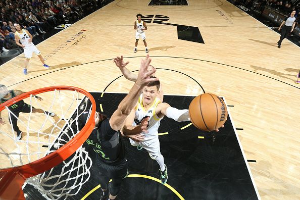 SALT LAKE CITY, UT - NOVEMBER 25: Walker Kessler #24 of the Utah Jazz drives to the basket during the game against the New Orleans Pelicans on November 25, 2023 at vivint.SmartHome Arena in Salt Lake City, Utah. NOTE TO USER: User expressly acknowledges and agrees that, by downloading and or using this Photograph, User is consenting to the terms and conditions of the Getty Images License Agreement. Mandatory Copyright Notice: Copyright 2023 NBAE (Photo by Melissa Majchrzak/NBAE via Getty Images)