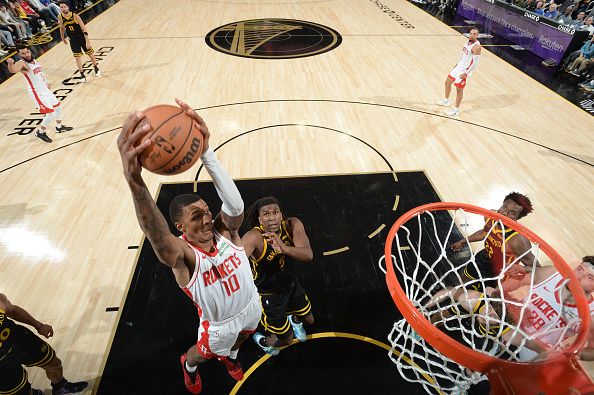 SAN FRANCISCO, CA - NOVEMBER 20: Jabari Smith Jr. #10 of the Houston Rockets shoots the ball during the game against the Golden State Warriors on November 20, 2023 at Chase Center in San Francisco, California. NOTE TO USER: User expressly acknowledges and agrees that, by downloading and or using this photograph, user is consenting to the terms and conditions of Getty Images License Agreement. Mandatory Copyright Notice: Copyright 2023 NBAE (Photo by Noah Graham/NBAE via Getty Images)