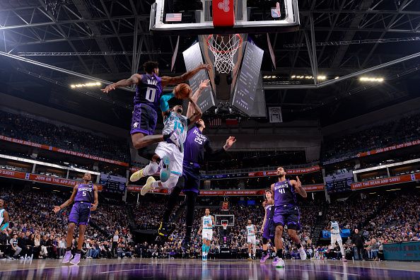 SACRAMENTO, CA - JANUARY 2: Ish Smith #14 of the Charlotte Hornets drives to the basket during the game against the Sacramento Kings on January 2, 2024 at Golden 1 Center in Sacramento, California. NOTE TO USER: User expressly acknowledges and agrees that, by downloading and or using this Photograph, user is consenting to the terms and conditions of the Getty Images License Agreement. Mandatory Copyright Notice: Copyright 2024 NBAE (Photo by Rocky Widner/NBAE via Getty Images)