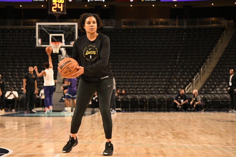 LOS ANGELES, CA - OCTOBER 6: Lindsey Harding of the Los Angeles Lakers before the game against the Phoenix Suns on October 6, 2024 at Acrisure Arena in Palm Springs, California. NOTE TO USER: User expressly acknowledges and agrees that, by downloading and/or using this Photograph, user is consenting to the terms and conditions of the Getty Images License Agreement. Mandatory Copyright Notice: Copyright 2024 NBAE (Photo by Adam Pantozzi/NBAE via Getty Images)