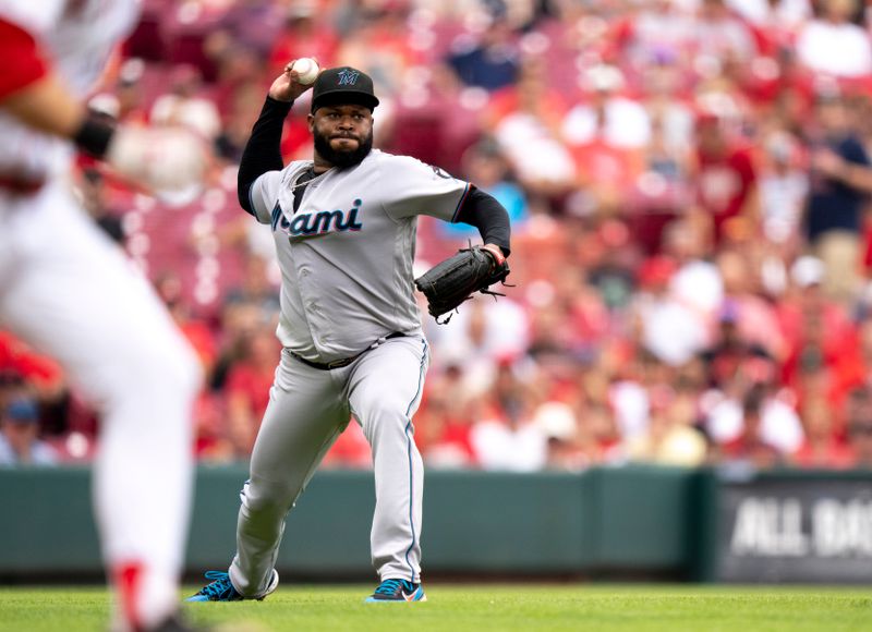 Aug 9, 2023; Cincinnati, OH, USA; Miami Marlins starting pitcher Johnny Cueto (47) throws out Cincinnati Reds center fielder TJ Friedl (29) in the fourth inning of the MLB baseball game between Cincinnati Reds and Miami Marlins at Great American Ball Park in Cincinnati on Wednesday, Aug. 9, 2023.  Mandatory Credit: Albert Cesare-USA TODAY Sports