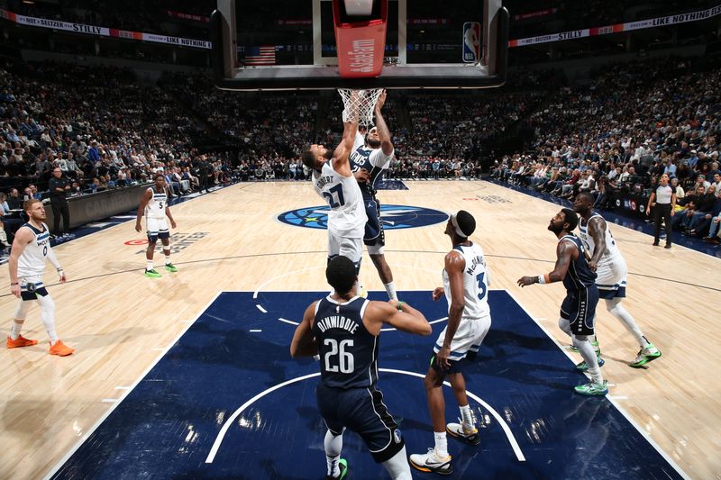 MINNEAPOLIS, MN -  OCTOBER 29: Daniel Gafford #21 of the Dallas Mavericks shoots the ball during the game against the Minnesota Timberwolves on October 29, 2024 at Target Center in Minneapolis, Minnesota. NOTE TO USER: User expressly acknowledges and agrees that, by downloading and or using this Photograph, user is consenting to the terms and conditions of the Getty Images License Agreement. Mandatory Copyright Notice: Copyright 2024 NBAE (Photo by David Sherman/NBAE via Getty Images)