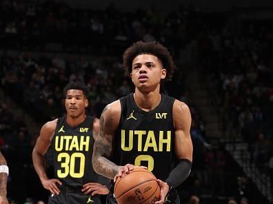 MINNEAPOLIS, MN - NOVEMBER 30: Keyonte George #3 of the Utah Jazz prepares to shoot a free throw during the game against the Minnesota Timberwolves on November 30, 2023 at Target Center in Minneapolis, Minnesota. NOTE TO USER: User expressly acknowledges and agrees that, by downloading and or using this Photograph, user is consenting to the terms and conditions of the Getty Images License Agreement. Mandatory Copyright Notice: Copyright 2023 NBAE (Photo by David Sherman/NBAE via Getty Images)