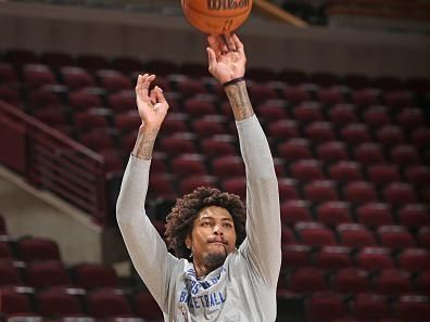 CHICAGO, IL - DECEMBER 30: Kelly Oubre Jr. #9 of the Philadelphia 76ers warms up before the game against the Chicago Bulls on December 30, 2023 at United Center in Chicago, Illinois. NOTE TO USER: User expressly acknowledges and agrees that, by downloading and or using this photograph, User is consenting to the terms and conditions of the Getty Images License Agreement. Mandatory Copyright Notice: Copyright 2023 NBAE (Photo by Gary Dineen/NBAE via Getty Images)