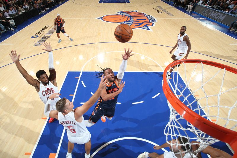 NEW YORK, NY - OCTOBER 28: Jalen Brunson #11 of the New York Knicks drives to the basket during the game against the Cleveland Cavaliers on October 28, 2024 at Madison Square Garden in New York City, New York.  NOTE TO USER: User expressly acknowledges and agrees that, by downloading and or using this photograph, User is consenting to the terms and conditions of the Getty Images License Agreement. Mandatory Copyright Notice: Copyright 2024 NBAE  (Photo by Nathaniel S. Butler/NBAE via Getty Images)