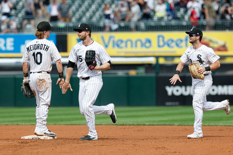 Jun 29, 2025; Chicago, Illinois, USA; Chicago White Sox players celebrate team's win against the San Francisco Giants at Rate Field. Mandatory Credit: Kamil Krzaczynski-Imagn Images
