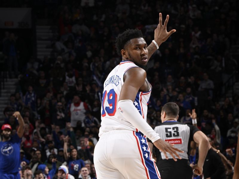 PHILADELPHIA, PA - JANUARY 15: Justin Edwards #19 of the Philadelphia 76ers looks on during the game against the New York Knicks on January 15, 2025 at the Wells Fargo Center in Philadelphia, Pennsylvania NOTE TO USER: User expressly acknowledges and agrees that, by downloading and/or using this Photograph, user is consenting to the terms and conditions of the Getty Images License Agreement. Mandatory Copyright Notice: Copyright 2025 NBAE (Photo by David Dow/NBAE via Getty Images)