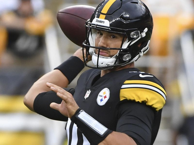 Pittsburgh Steelers quarterback Mitch Trubisky (10) passes against the Seattle Seahawks during the first half of an NFL preseason football game, Saturday, Aug. 13, 2022, in Pittsburgh. (AP Photo/Barry Reeger)