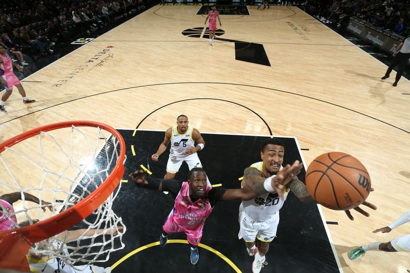 SALT LAKE CITY, UT - OCTOBER 16: John Collins #20 of the Utah Jazz grabs the rebound during the preseason game on October 16, 2023 at vivint.SmartHome Arena in Salt Lake City, Utah. NOTE TO USER: User expressly acknowledges and agrees that, by downloading and or using this Photograph, User is consenting to the terms and conditions of the Getty Images License Agreement. Mandatory Copyright Notice: Copyright 2023 NBAE (Photo by Melissa Majchrzak/NBAE via Getty Images)