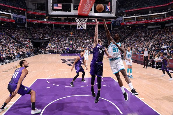 SACRAMENTO, CA - JANUARY 2: Nathan Mensah #31 of the Charlotte Hornets drives to the basket during the game against the Sacramento Kings on January 2, 2024 at Golden 1 Center in Sacramento, California. NOTE TO USER: User expressly acknowledges and agrees that, by downloading and or using this Photograph, user is consenting to the terms and conditions of the Getty Images License Agreement. Mandatory Copyright Notice: Copyright 2024 NBAE (Photo by Rocky Widner/NBAE via Getty Images)