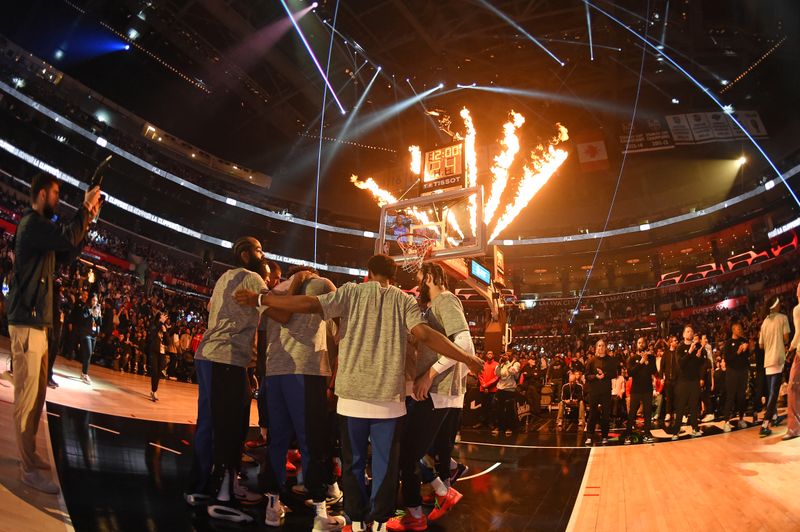 LOS ANGELES, CA - MARCH 10: LA Clippers huddle before the game against the Milwaukee Bucks on March 10, 2024 at Crypto.Com Arena in Los Angeles, California. NOTE TO USER: User expressly acknowledges and agrees that, by downloading and/or using this Photograph, user is consenting to the terms and conditions of the Getty Images License Agreement. Mandatory Copyright Notice: Copyright 2024 NBAE (Photo by Andrew D. Bernstein/NBAE via Getty Images)