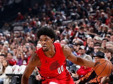 PORTLAND, OR - OCTOBER 27: Scoot Henderson #00 of the Portland Trail Blazers handles the ball during the game against the Orlando Magic on October 27, 2023 at the Moda Center Arena in Portland, Oregon. NOTE TO USER: User expressly acknowledges and agrees that, by downloading and or using this photograph, user is consenting to the terms and conditions of the Getty Images License Agreement. Mandatory Copyright Notice: Copyright 2023 NBAE (Photo by Cameron Browne/NBAE via Getty Images)