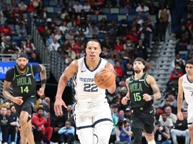 NEW ORLEANS, LA - DECEMBER 19: Desmond Bane #22 of the Memphis Grizzlies drives to the basket during the game against the New Orleans Pelicans on December 19, 2023 at the Smoothie King Center in New Orleans, Louisiana. NOTE TO USER: User expressly acknowledges and agrees that, by downloading and or using this Photograph, user is consenting to the terms and conditions of the Getty Images License Agreement. Mandatory Copyright Notice: Copyright 2023 NBAE (Photo by Layne Murdoch Jr./NBAE via Getty Images)