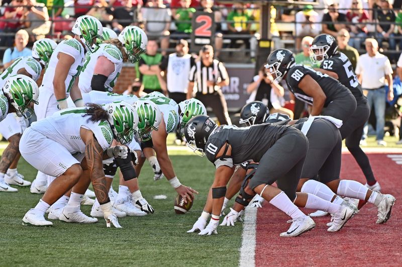 Sep 24, 2022; Pullman, Washington, USA; Oregon Ducks offense line up for a play against the Washington State Cougars in the second half at Gesa Field at Martin Stadium. Ducks won 44-41. Mandatory Credit: James Snook-USA TODAY Sports