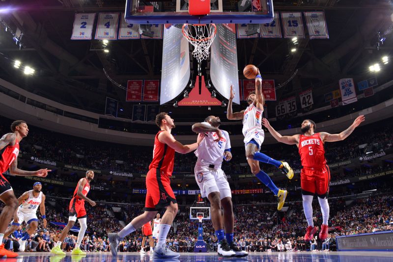 PHILADELPHIA, PA - NOVEMBER 27: Kelly Oubre Jr. #9 of the Philadelphia 76ers drives to the basket during the game against the Houston Rockets on November 27, 2024 at the Wells Fargo Center in Philadelphia, Pennsylvania NOTE TO USER: User expressly acknowledges and agrees that, by downloading and/or using this Photograph, user is consenting to the terms and conditions of the Getty Images License Agreement. Mandatory Copyright Notice: Copyright 2024 NBAE (Photo by Jesse D. Garrabrant/NBAE via Getty Images)