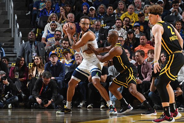 SAN FRANCISCO, CA - NOVEMBER 14: Kyle Anderson #1 of the Minnesota Timberwolves dribbles the ball during the game against the Golden State Warriors during the In-Season Tournament on November 14, 2023 at Chase Center in San Francisco, California. NOTE TO USER: User expressly acknowledges and agrees that, by downloading and or using this photograph, user is consenting to the terms and conditions of Getty Images License Agreement. Mandatory Copyright Notice: Copyright 2023 NBAE (Photo by Noah Graham/NBAE via Getty Images)