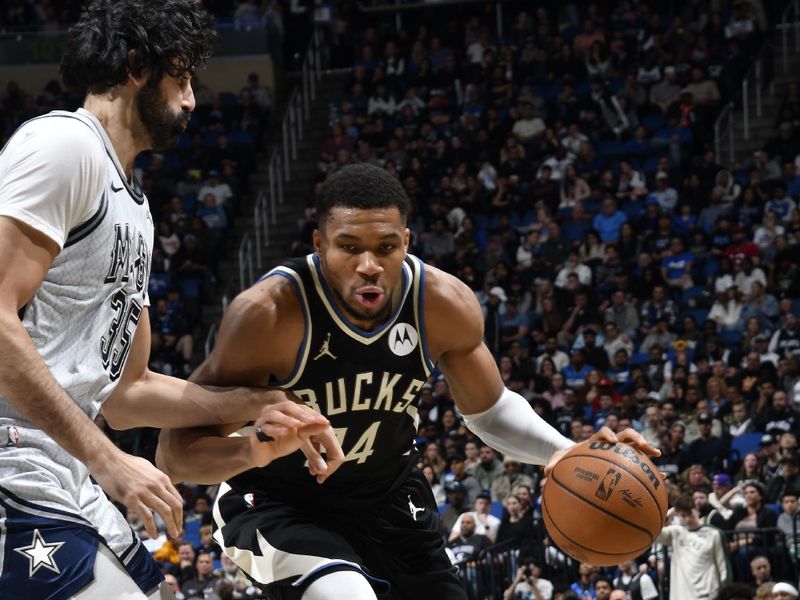 ORLANDO, FL - JANUARY 10: Giannis Antetokounmpo #34 of the Milwaukee Bucks drives to the basket during the game against the Orlando Magic on January 10, 2025 at Kia Center in Orlando, Florida. NOTE TO USER: User expressly acknowledges and agrees that, by downloading and or using this photograph, User is consenting to the terms and conditions of the Getty Images License Agreement. Mandatory Copyright Notice: Copyright 2025 NBAE (Photo by Fernando Medina/NBAE via Getty Images)