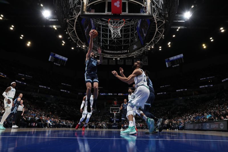 MINNEAPOLIS, MN -  JANUARY 18: John Konchar #46 of the Memphis Grizzlies shoots the ball during the game against the Minnesota Timberwolves on January 18, 2024 at Target Center in Minneapolis, Minnesota. NOTE TO USER: User expressly acknowledges and agrees that, by downloading and or using this Photograph, user is consenting to the terms and conditions of the Getty Images License Agreement. Mandatory Copyright Notice: Copyright 2024 NBAE (Photo by Jordan Johnson/NBAE via Getty Images)