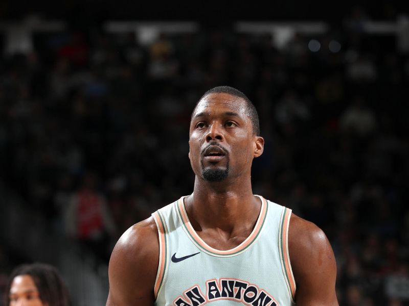 MILWAUKEE, WI - JANUARY 8: Harrison Barnes #40 of the San Antonio Spurs prepares to shoot a free throw during the game against the Milwaukee Bucks on January 8, 2025 at the Fiserv Forum Center in Milwaukee, Wisconsin. NOTE TO USER: User expressly acknowledges and agrees that, by downloading and or using this Photograph, user is consenting to the terms and conditions of the Getty Images License Agreement. Mandatory Copyright Notice: Copyright 2025 NBAE (Photo by Gary Dineen/NBAE via Getty Images).