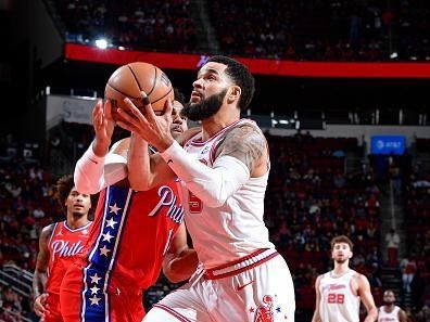 HOUSTON, TX - DECEMBER 29: Fred VanVleet #5 of the Houston Rockets drives to the basket during the game against the Philadelphia 76ers on December 29, 2023 at the Toyota Center in Houston, Texas. NOTE TO USER: User expressly acknowledges and agrees that, by downloading and or using this photograph, User is consenting to the terms and conditions of the Getty Images License Agreement. Mandatory Copyright Notice: Copyright 2023 NBAE (Photo by Logan Riely/NBAE via Getty Images)