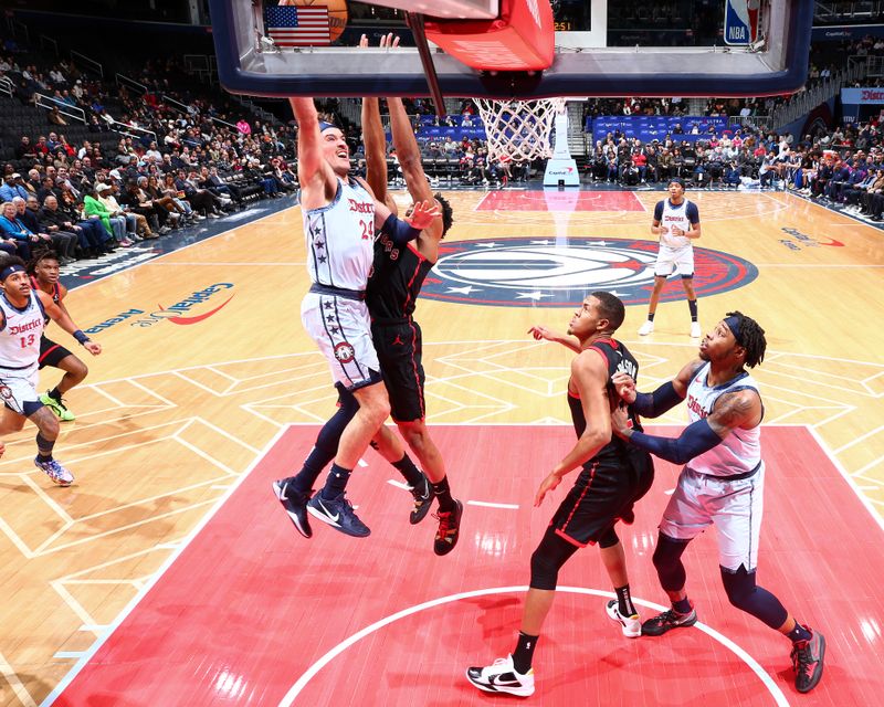 WASHINGTON, DC -?JANUARY 29: Corey Kispert #24 of the Washington Wizards dunks the ball during the game against the Toronto Raptors on January 29, 2025 at Capital One Arena in Washington, DC. NOTE TO USER: User expressly acknowledges and agrees that, by downloading and or using this Photograph, user is consenting to the terms and conditions of the Getty Images License Agreement. Mandatory Copyright Notice: Copyright 2025 NBAE (Photo by Stephen Gosling/NBAE via Getty Images)