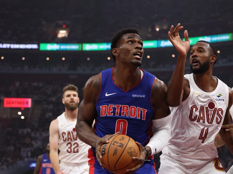 CLEVELAND, OH - OCTOBER 25:  Jalen Duren #0 of the Detroit Pistons handles the ball during the game against the Cleveland Cavaliers on October 25, 2024 at Rocket Mortgage FieldHouse in Cleveland, Ohio. NOTE TO USER: User expressly acknowledges and agrees that, by downloading and/or using this Photograph, user is consenting to the terms and conditions of the Getty Images License Agreement. Mandatory Copyright Notice: Copyright 2024 NBAE (Photo by  Lauren Leigh Bacho/NBAE via Getty Images)