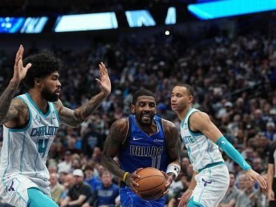 DALLAS, TX - NOVEMBER 5: Kyrie Irving #11 of the Dallas Mavericks drives to the basket during the game against the Charlotte Hornets on November 5, 2023 at the American Airlines Center in Dallas, Texas. NOTE TO USER: User expressly acknowledges and agrees that, by downloading and or using this photograph, User is consenting to the terms and conditions of the Getty Images License Agreement. Mandatory Copyright Notice: Copyright 2023 NBAE (Photo by Glenn James/NBAE via Getty Images)