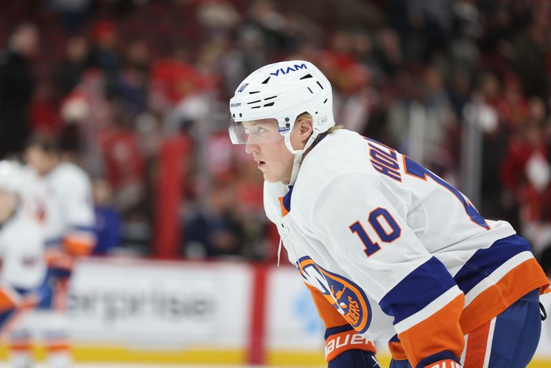 New York Islanders Edge Chicago Blackhawks in Shootout at United Center