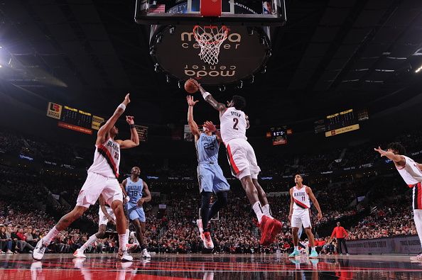 PORTLAND, OR - NOVEMBER 5: Deandre Ayton #2 of the Portland Trail Blazers blocks the shot during the game against the Memphis Grizzlies on November 5, 2023 at the Moda Center Arena in Portland, Oregon. NOTE TO USER: User expressly acknowledges and agrees that, by downloading and or using this photograph, user is consenting to the terms and conditions of the Getty Images License Agreement. Mandatory Copyright Notice: Copyright 2023 NBAE (Photo by Cameron Browne/NBAE via Getty Images)