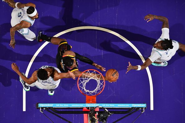 PHOENIX, AZ - NOVEMBER 15: Josh Okogie #2 of the Phoenix Suns drives to the basket during the game against the Minnesota Timberwolves on November 15, 2023 at Footprint Center in Phoenix, Arizona. NOTE TO USER: User expressly acknowledges and agrees that, by downloading and or using this photograph, user is consenting to the terms and conditions of the Getty Images License Agreement. Mandatory Copyright Notice: Copyright 2023 NBAE (Photo by Barry Gossage/NBAE via Getty Images)