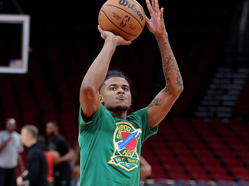 HOUSTON, TEXAS - DECEMBER 11: Jalen Green #4 of the Houston Rockets warms up before playing the Milwaukee Bucks at Toyota Center on December 11, 2022 in Houston, Texas. NOTE TO USER: User expressly acknowledges and agrees that, by downloading and or using this photograph, User is consenting to the terms and conditions of the Getty Images License Agreement.  (Photo by Bob Levey/Getty Images)